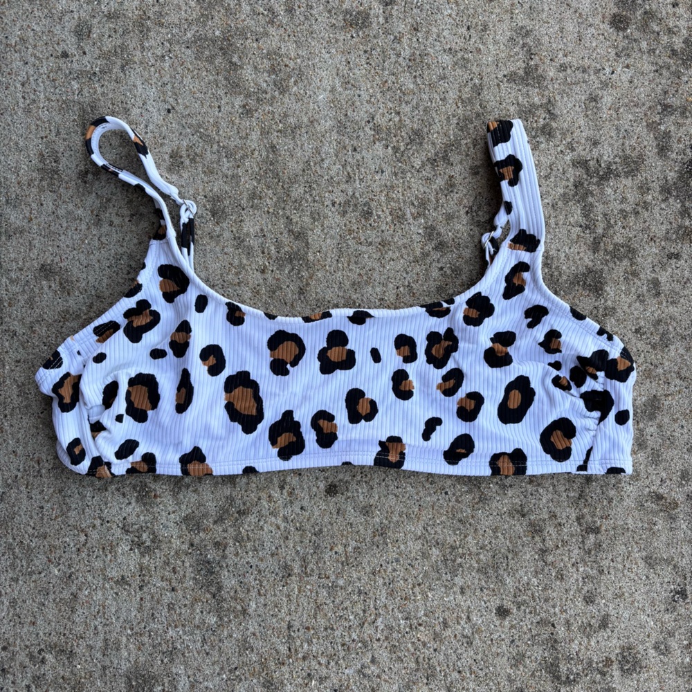 Xhilaration White Leopard Print Women’s Bikini Top Swimsuit